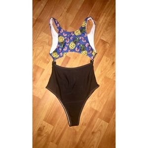 Mandalynn Sascha One piece swimsuit